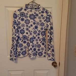 Snowflake turtle neck